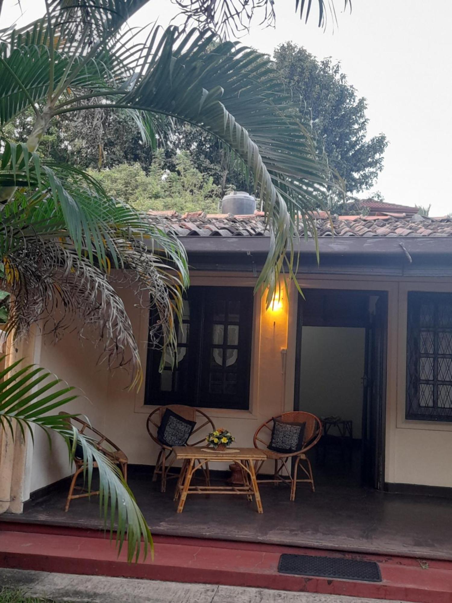 Fuchs Villas Negombo Esterno foto