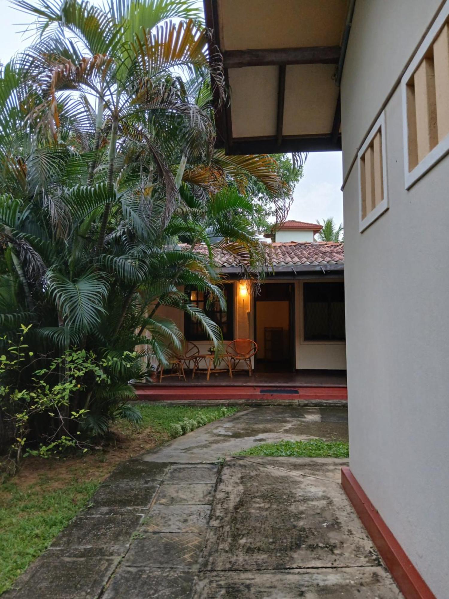 Fuchs Villas Negombo Esterno foto