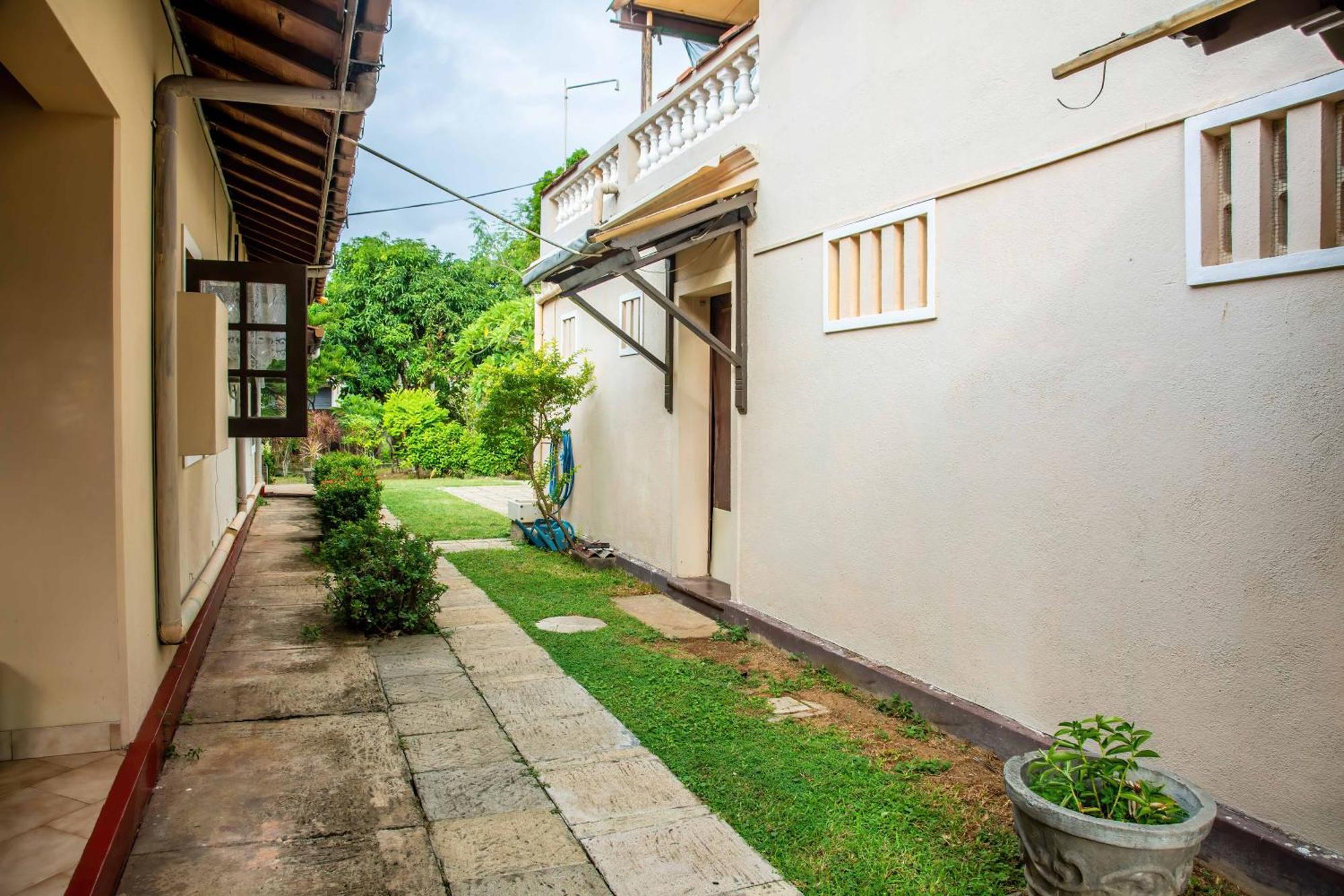 Fuchs Villas Negombo Esterno foto