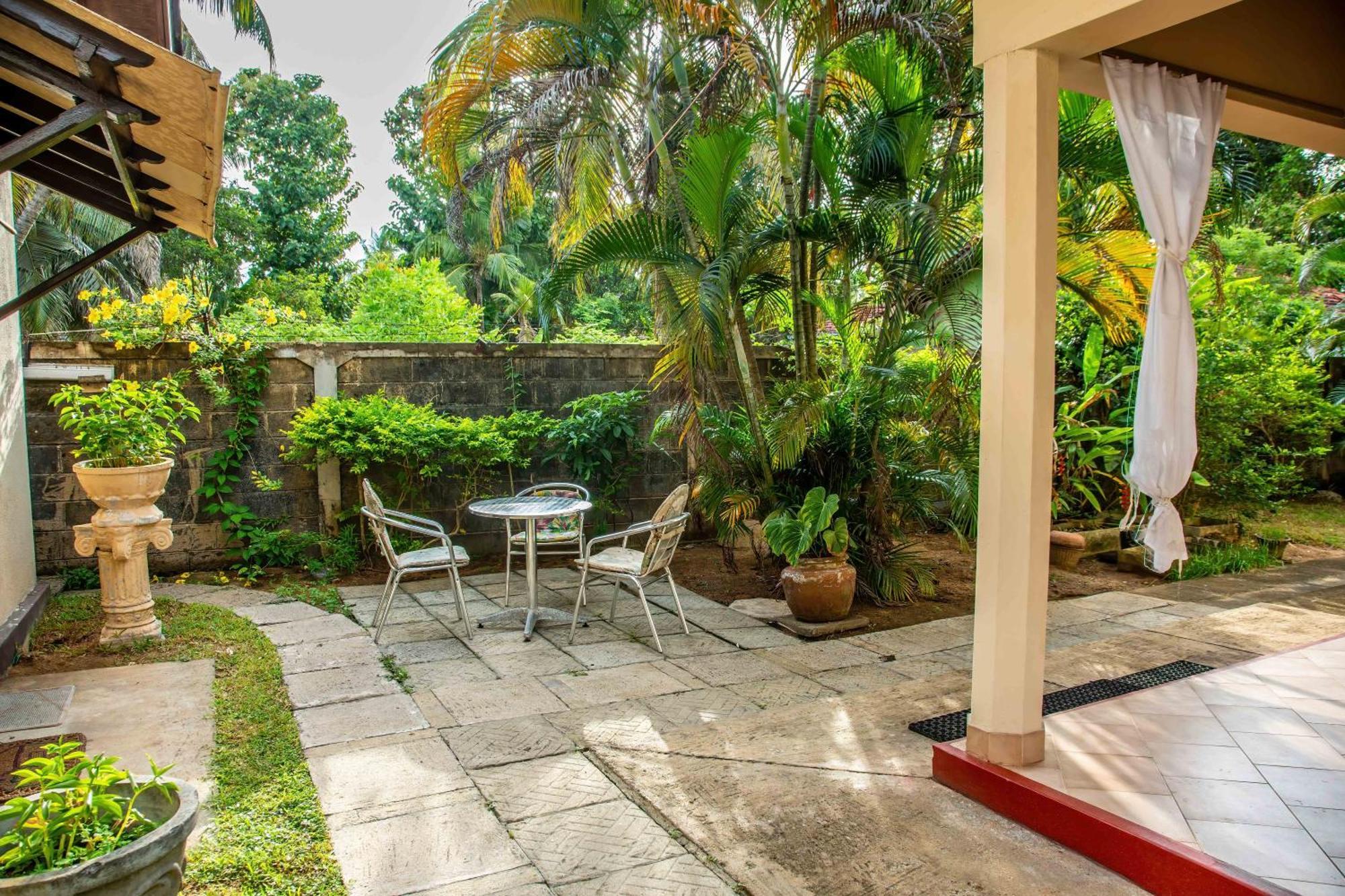 Fuchs Villas Negombo Esterno foto