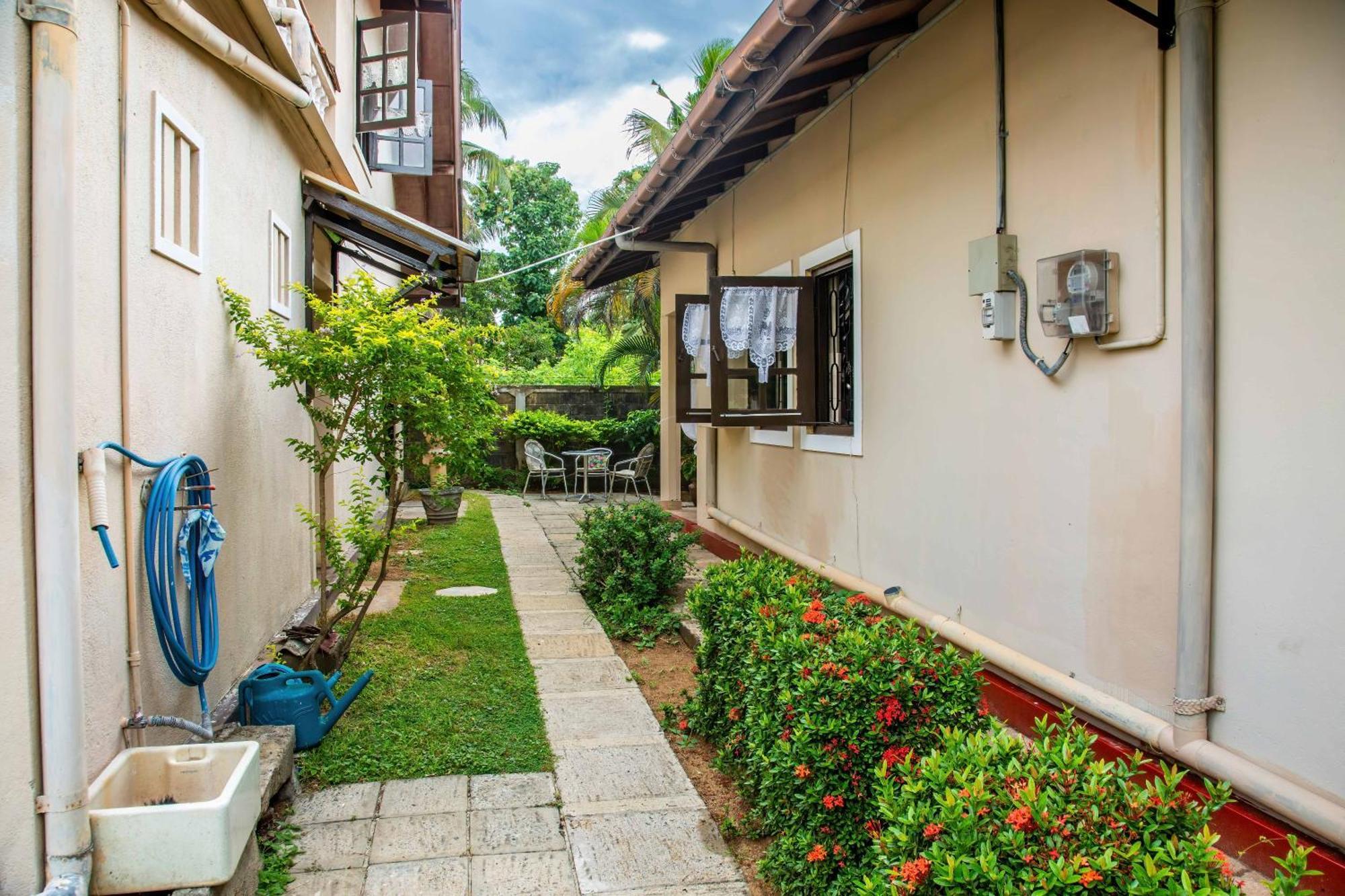 Fuchs Villas Negombo Esterno foto