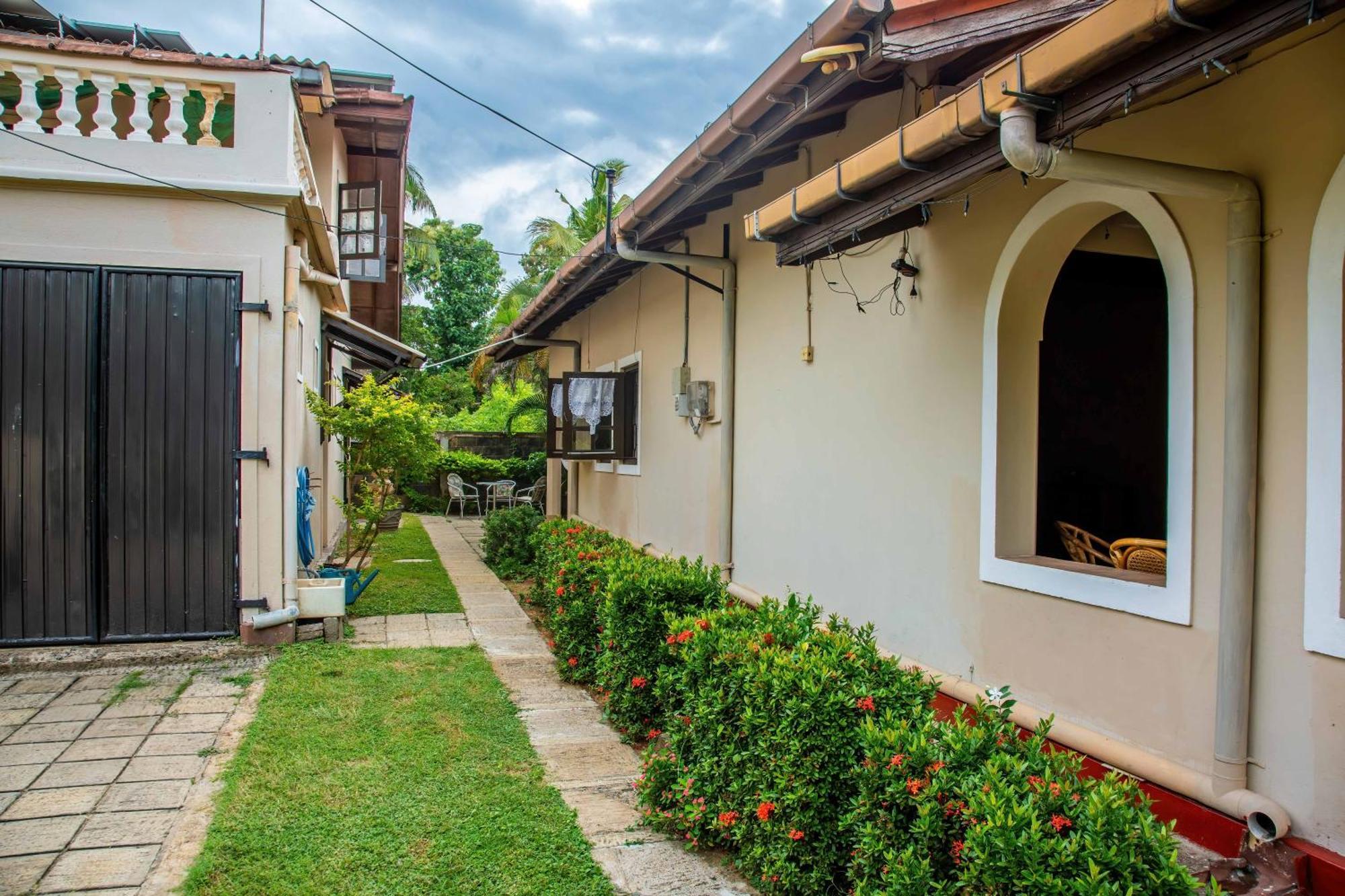 Fuchs Villas Negombo Esterno foto