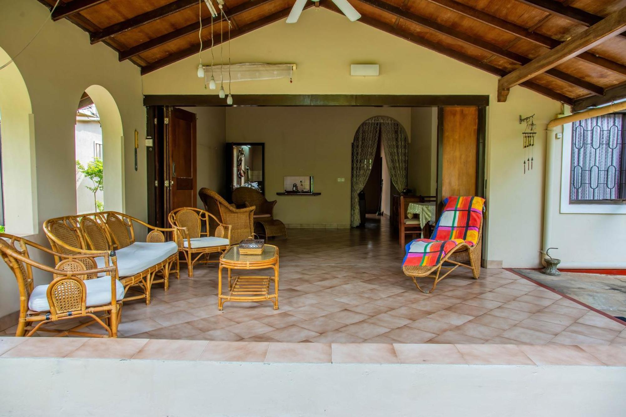 Fuchs Villas Negombo Esterno foto